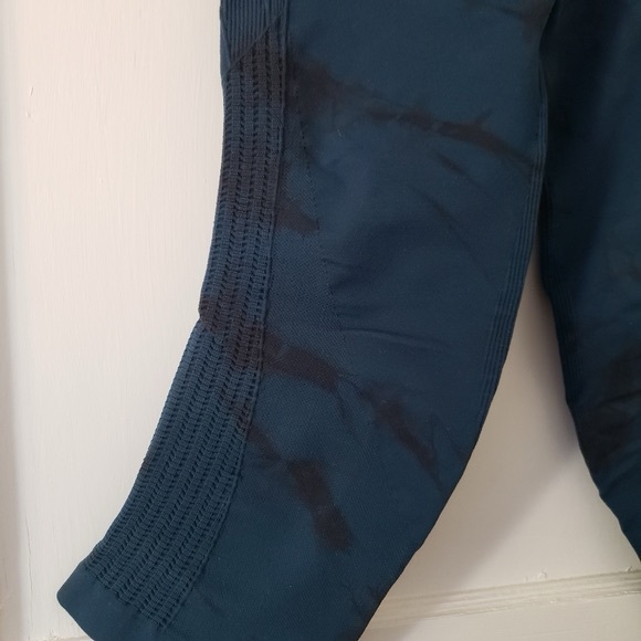 Lululemon Flow & Go Crop 19 inch Leggings Alberta Lake Black Sz 2 - Picture 5 of 10